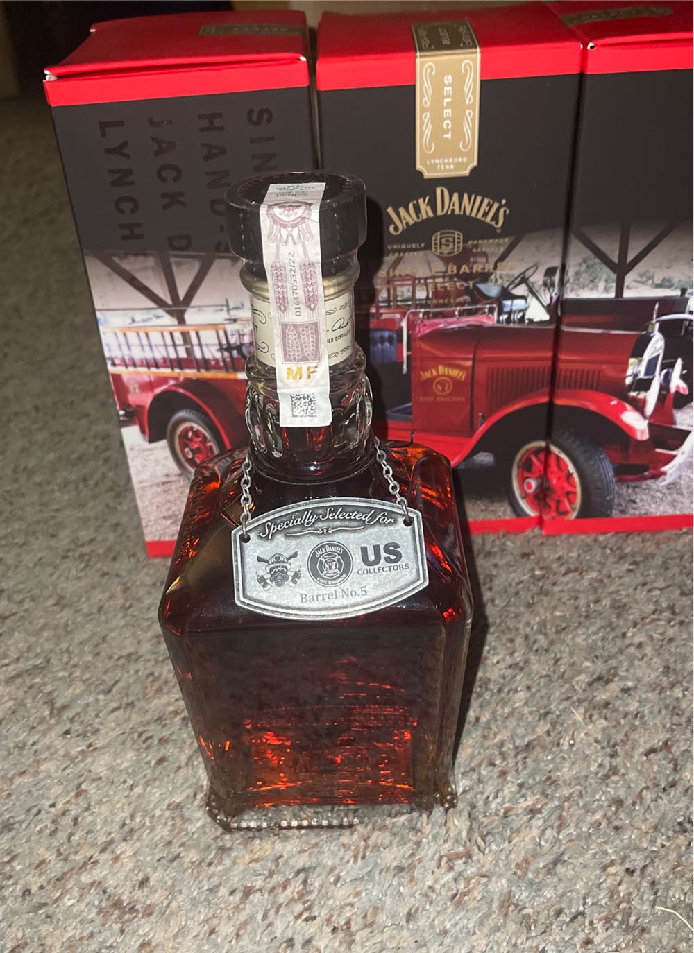 JDUS Fire Brigade Barrel No.5 - Jack Daniel‘s Distillery (700 mL) alcohol collectible - Main Image 2