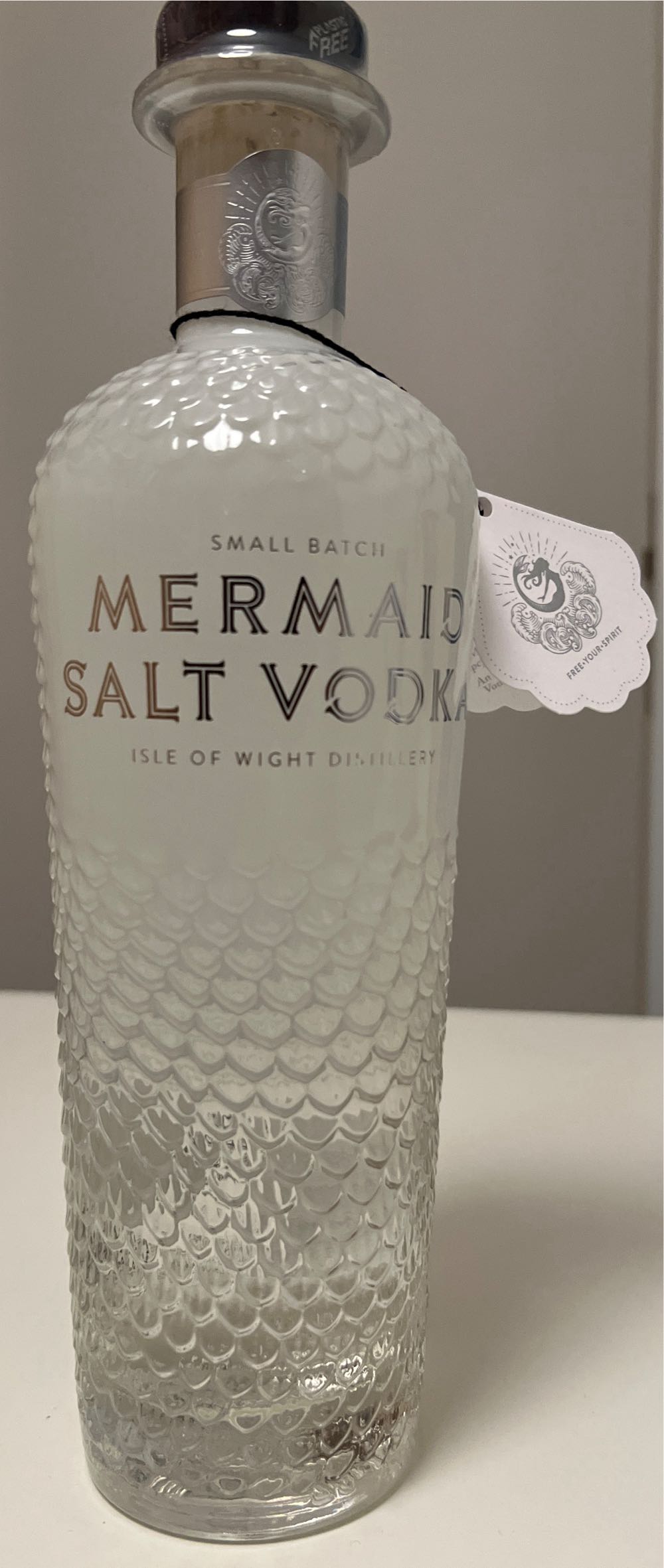 Mermaid Salt Vodka 700ml 40% - Isle Of Wight Distillery (700 mL) alcohol collectible [Barcode 5060508970088] - Main Image 3