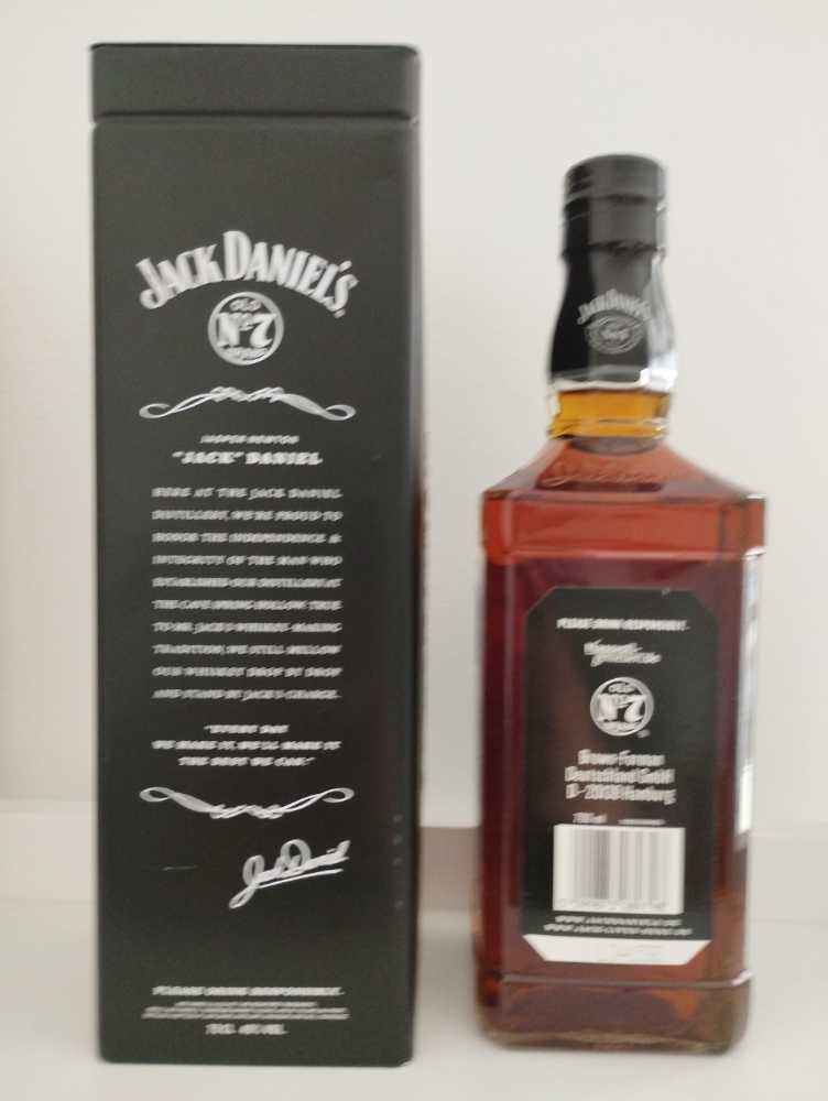 Jahresdose 2012  (700 mL) alcohol collectible - Main Image 2