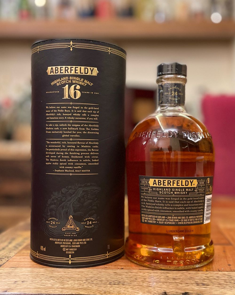 ABERFELDY 16y Old Madeira Cask Highland Single Malt Scotch Whisky - John Dewar & Sons Ltd., Perthshire, Scotland (750 mL) alcohol collectible [Barcode 7640171031354] - Main Image 3