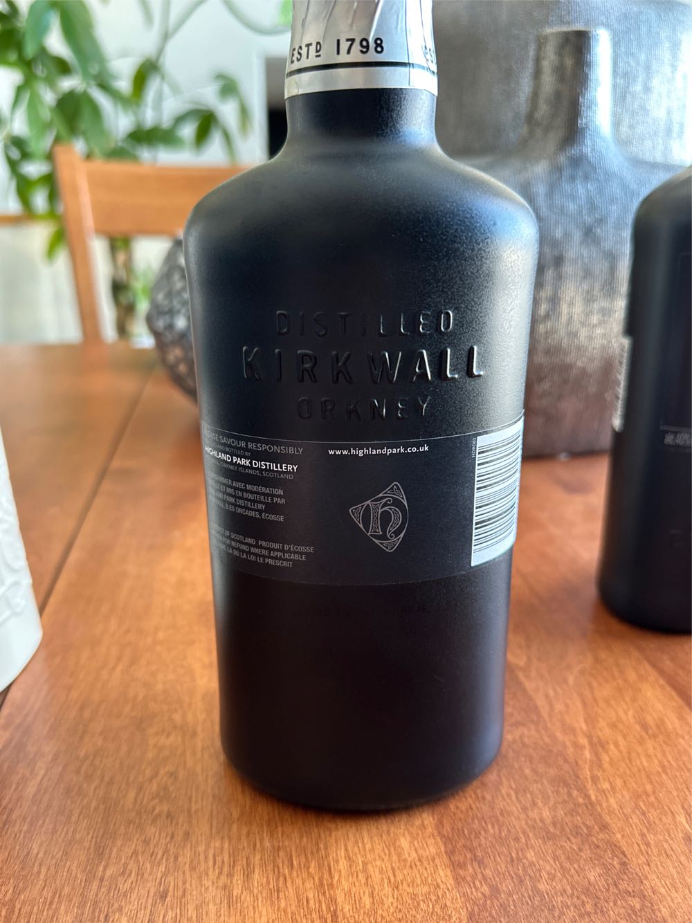 Highland Park Dark Origins - Highland Park Distillery (750 mL) alcohol collectible [Barcode 5010314301705] - Main Image 2