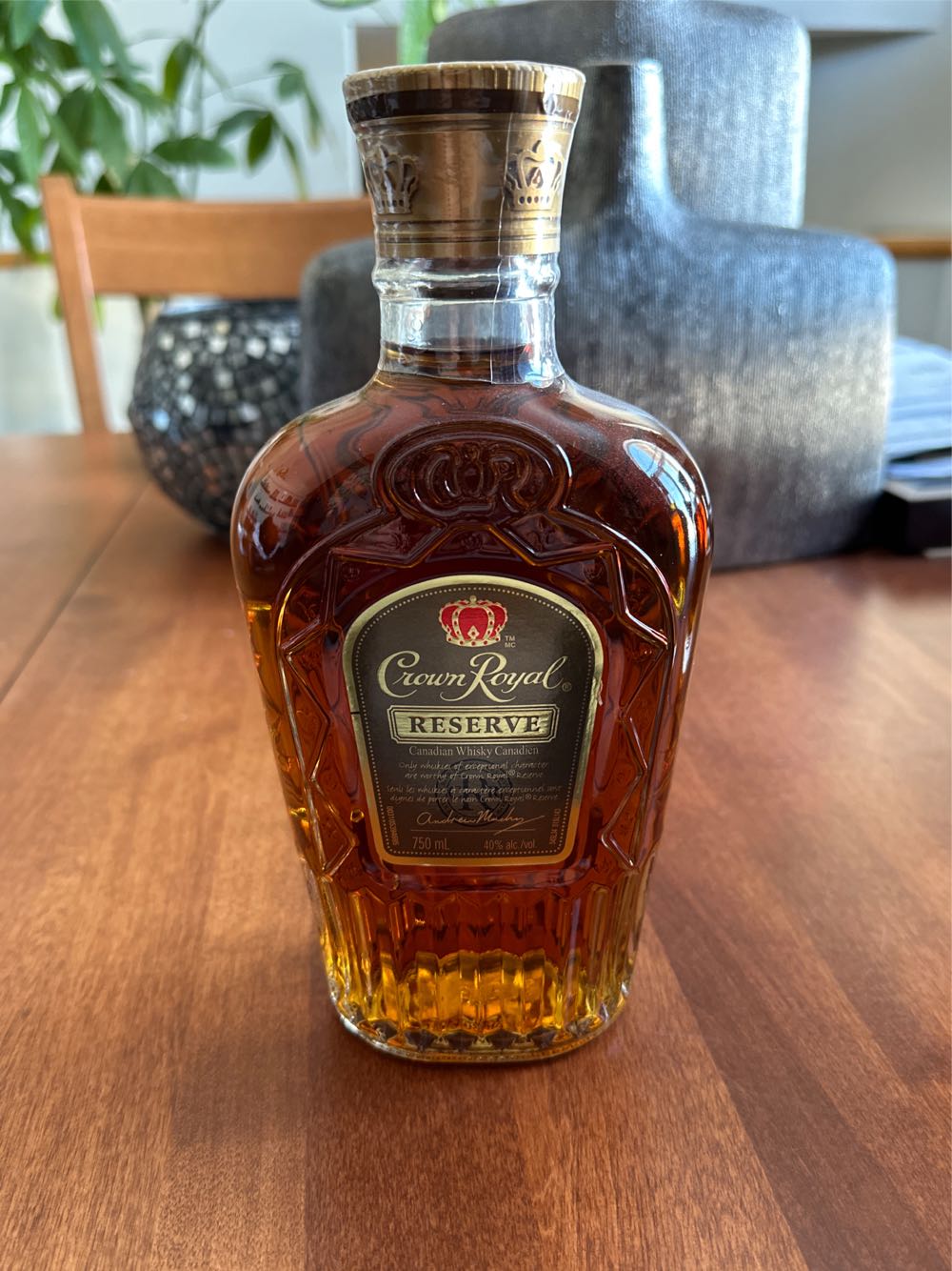 Crown Royal Whisky Bottle Reserve Blend Empty 750ml Display Or Crafting - Diageo Canada Inc. (750 mL) alcohol collectible [Barcode 082000742357] - Main Image 2