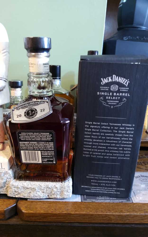 Single Barrel Sellect MI Squire 2022 - Jack Daniel Distillery (750 mL) alcohol collectible - Main Image 3