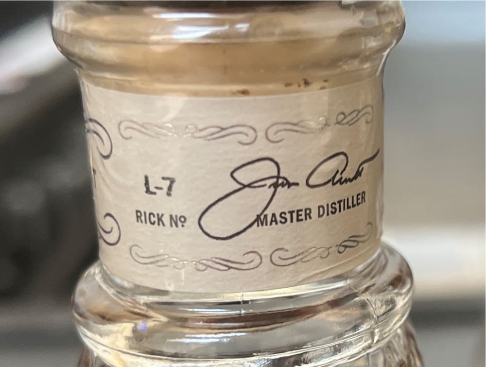 Jack Daniel’s Single Barrel Select - Jack Daniels Distillery (750 mL) alcohol collectible [Barcode 082184087008] - Main Image 2