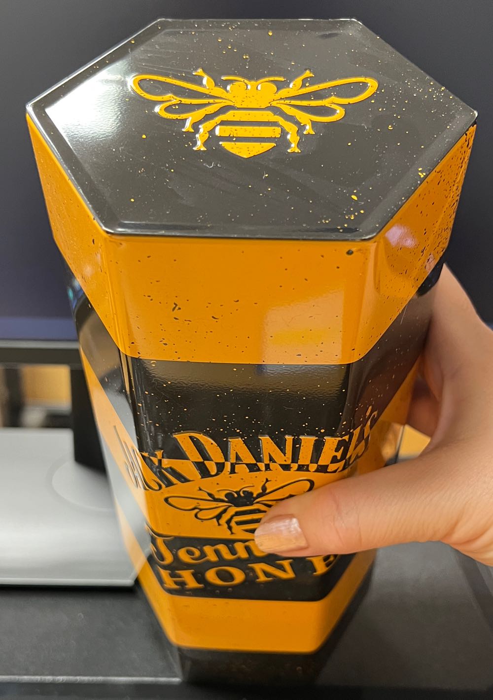 Tin Single Empty Honey - 20 - Jack Daniel’s Distillery, Lynchburg, TN alcohol collectible - Main Image 3