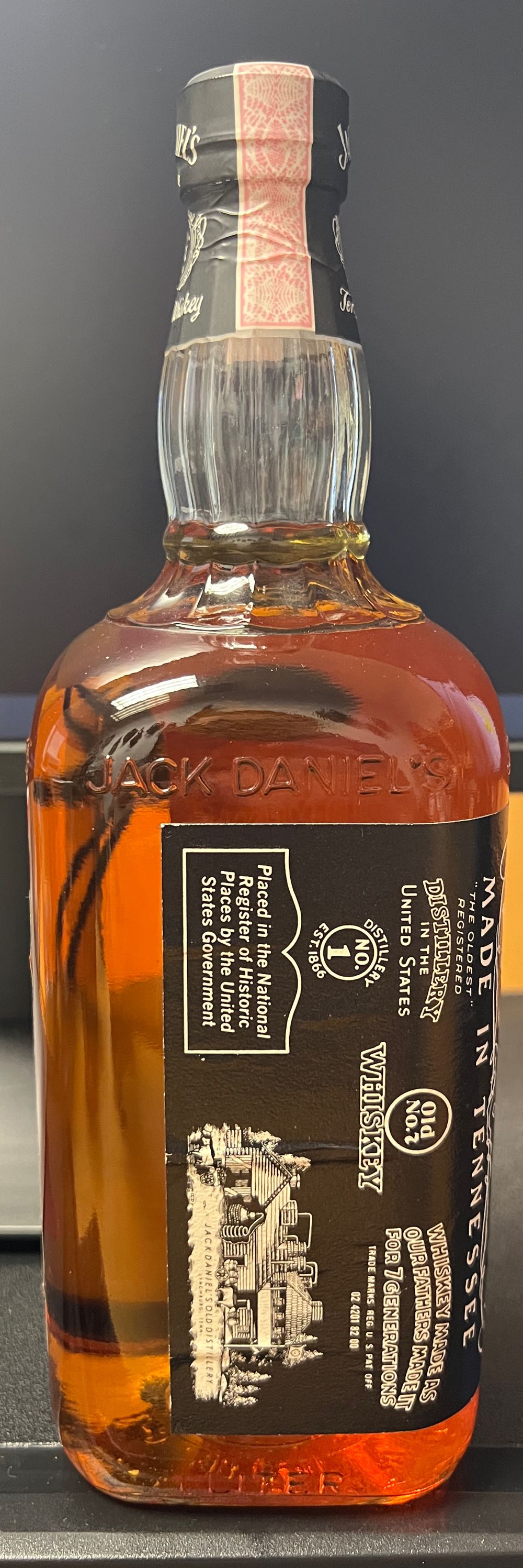 Black Label 1988 1 L - Jack Daniel’s Distillery, Lynchburg, TN (1 L) alcohol collectible - Main Image 2