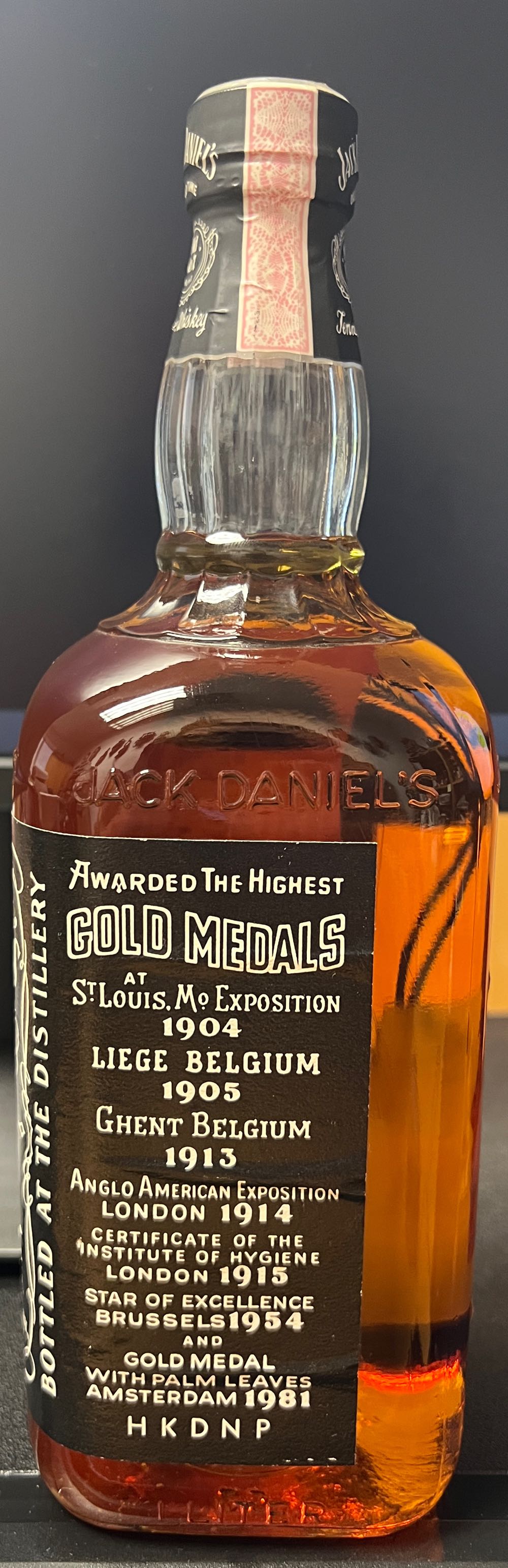 Black Label 1988 1 L - Jack Daniel’s Distillery, Lynchburg, TN (1 L) alcohol collectible - Main Image 4