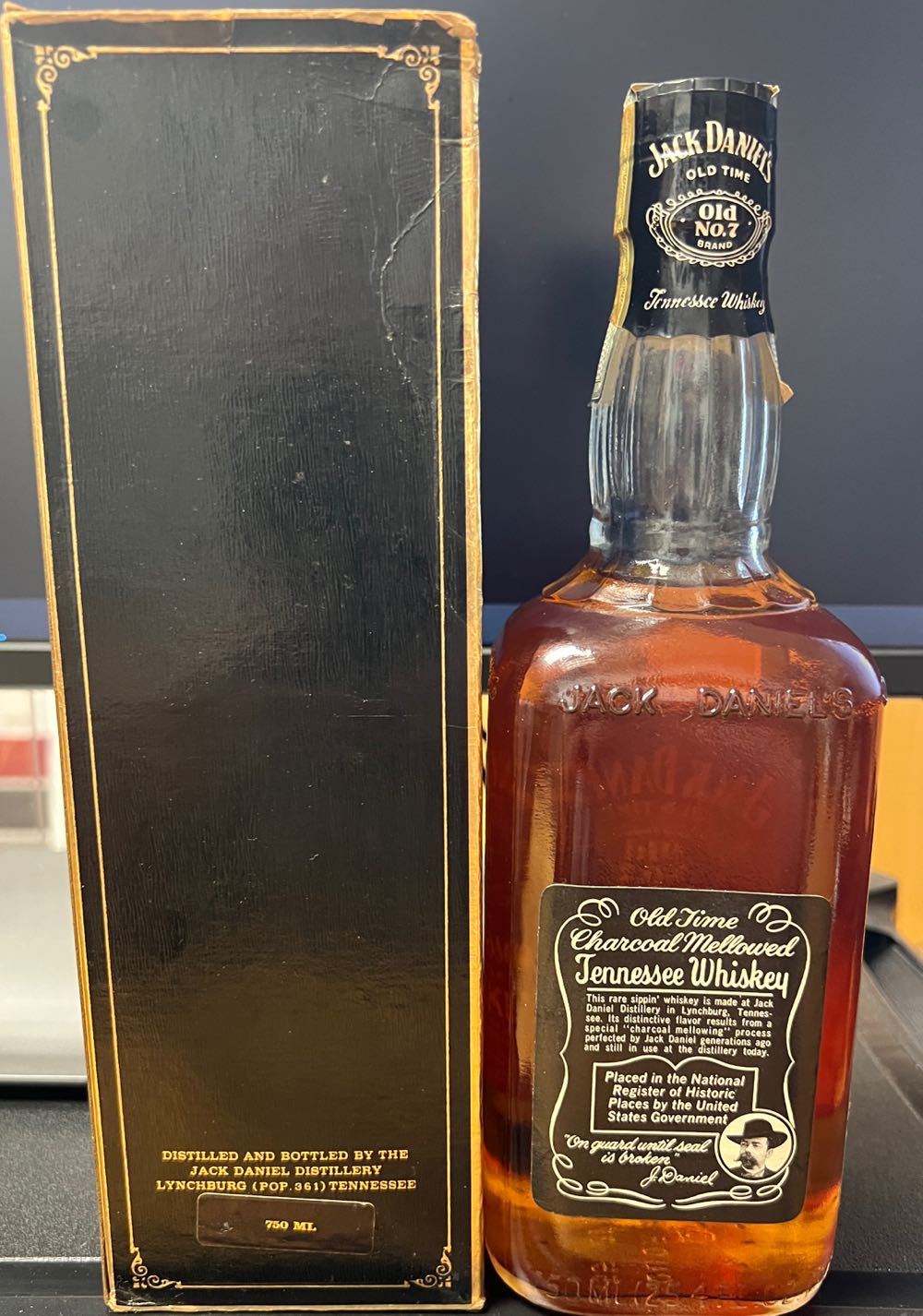 Black Label 1979 Box - Jack Daniel’s Distillery, Lynchburg, TN (750 mL) alcohol collectible - Main Image 3