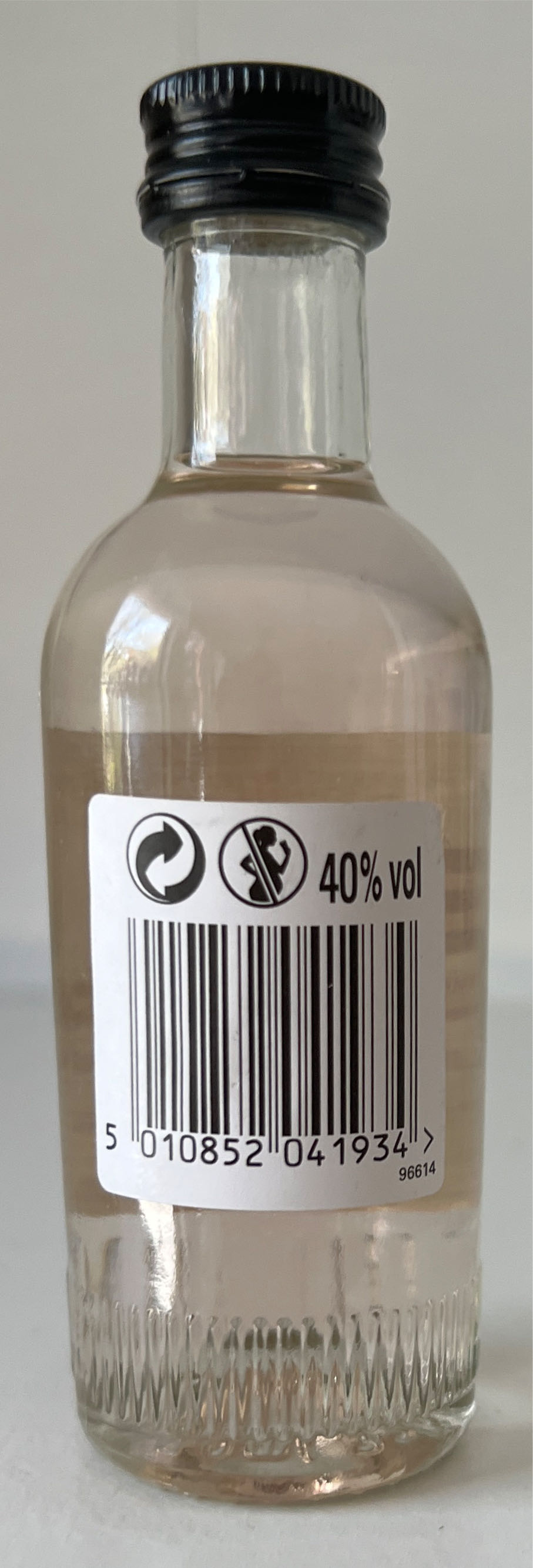 Edinburg Rhubarb & Ginger Gin - Ian MacLeod Distilleries (50 mL) alcohol collectible [Barcode 5010852041934] - Main Image 2