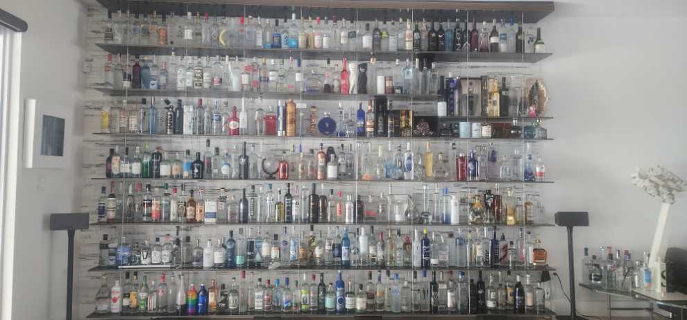 1A  alcohol collectible - Main Image 2