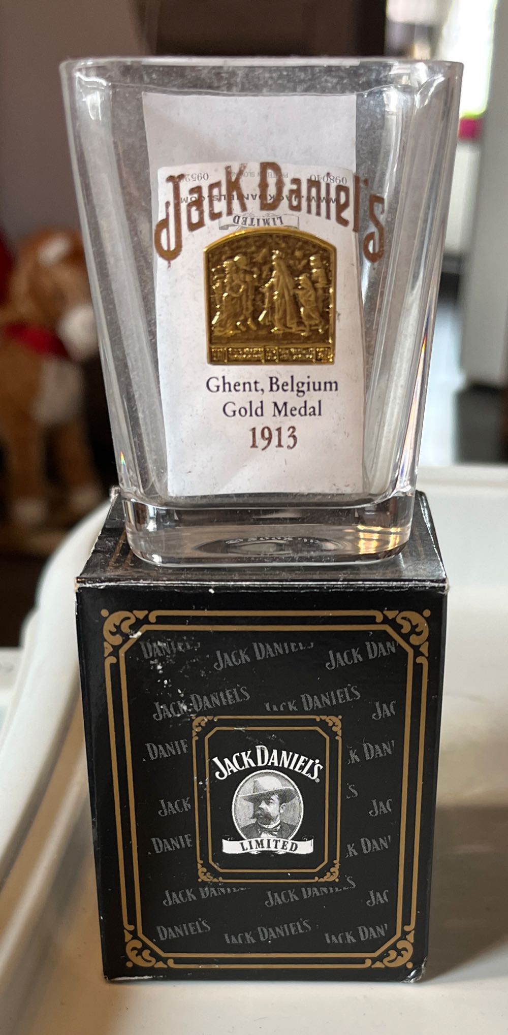 Urban Artifact Spyglass