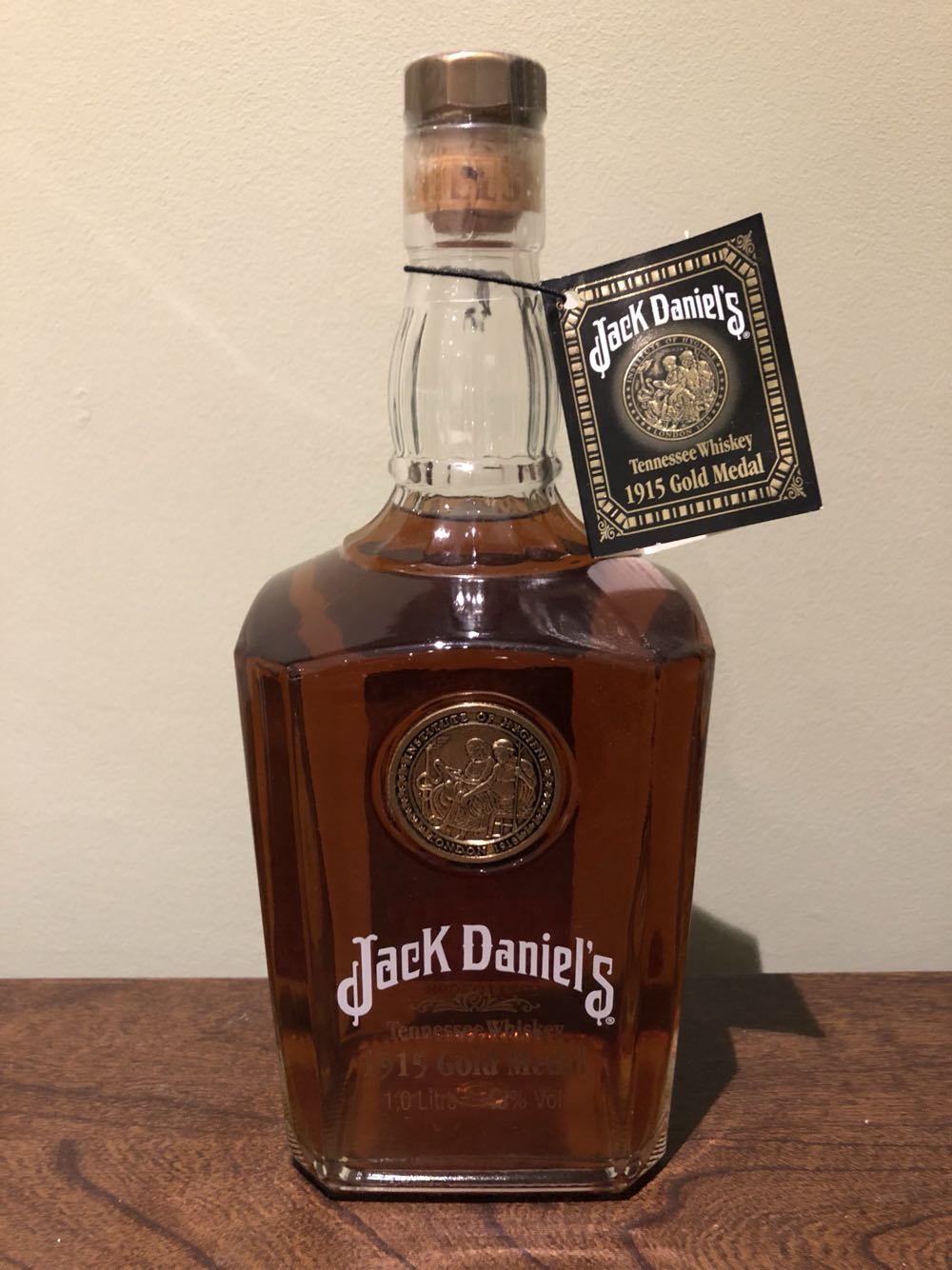 Jack Daniel’s Gold Medal 1981 - 750ml - Jack Daniel’s (750 mL) alcohol collectible [Barcode 5099873086971] - Main Image 2