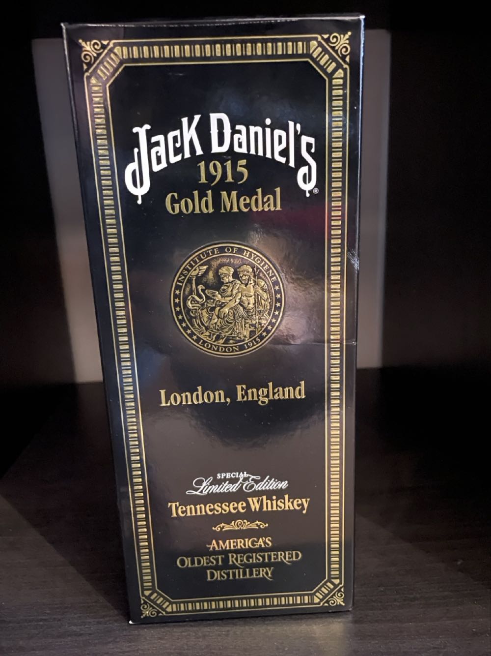 Jack Daniel’s Gold Medal 1981 - 750ml - Jack Daniel’s (750 mL) alcohol collectible [Barcode 5099873086971] - Main Image 3