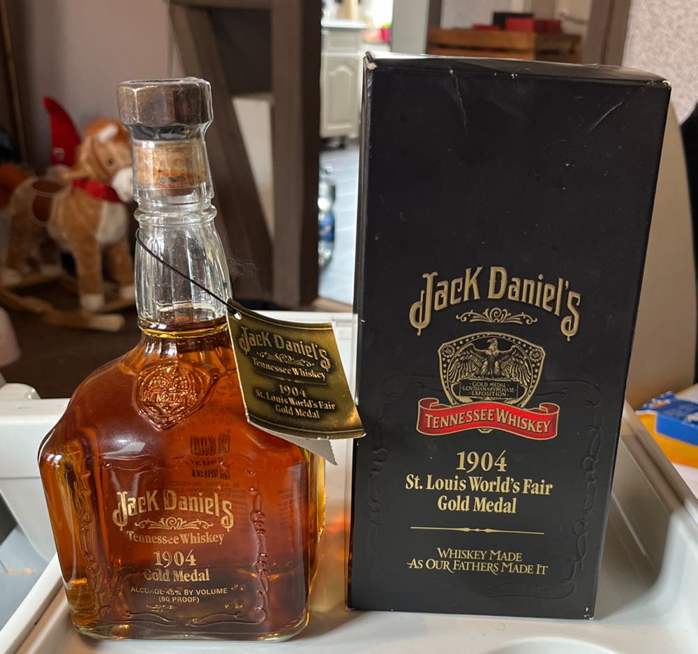 Gold Medal 1904 US - Jack Daniel’s (750 mL) alcohol collectible - Main Image 2