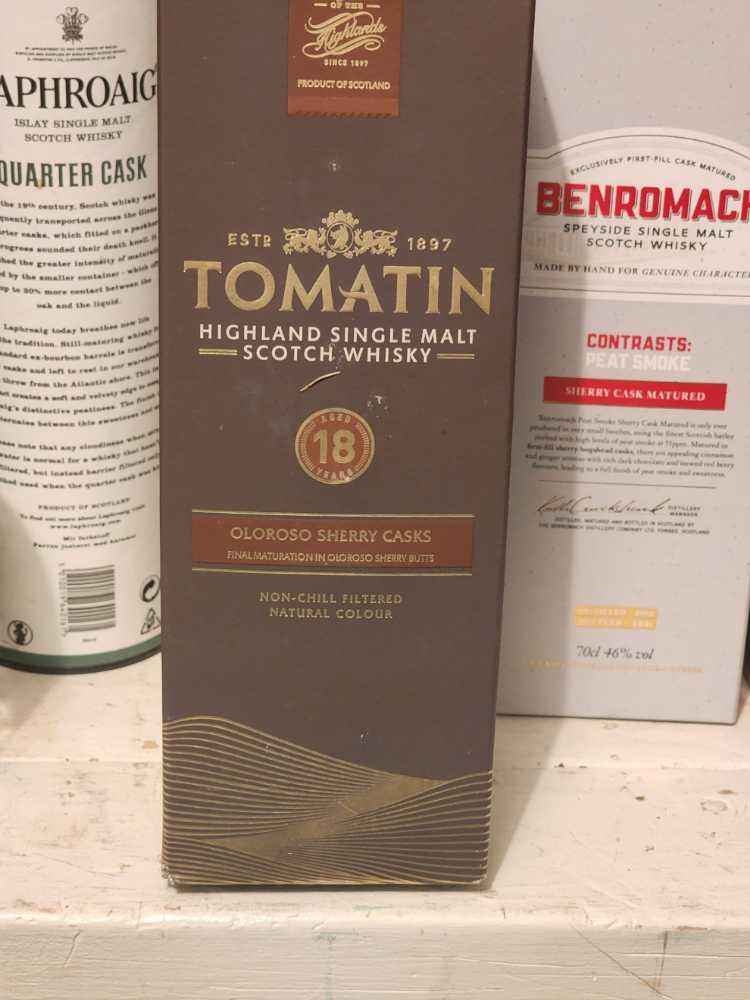Tomatin Highland Single Malt Scocth Whiskey 18 Years Old, Oloroso Sherry Casks - The Tomatin Distillery Company Ltd (700 mL) alcohol collectible - Main Image 3