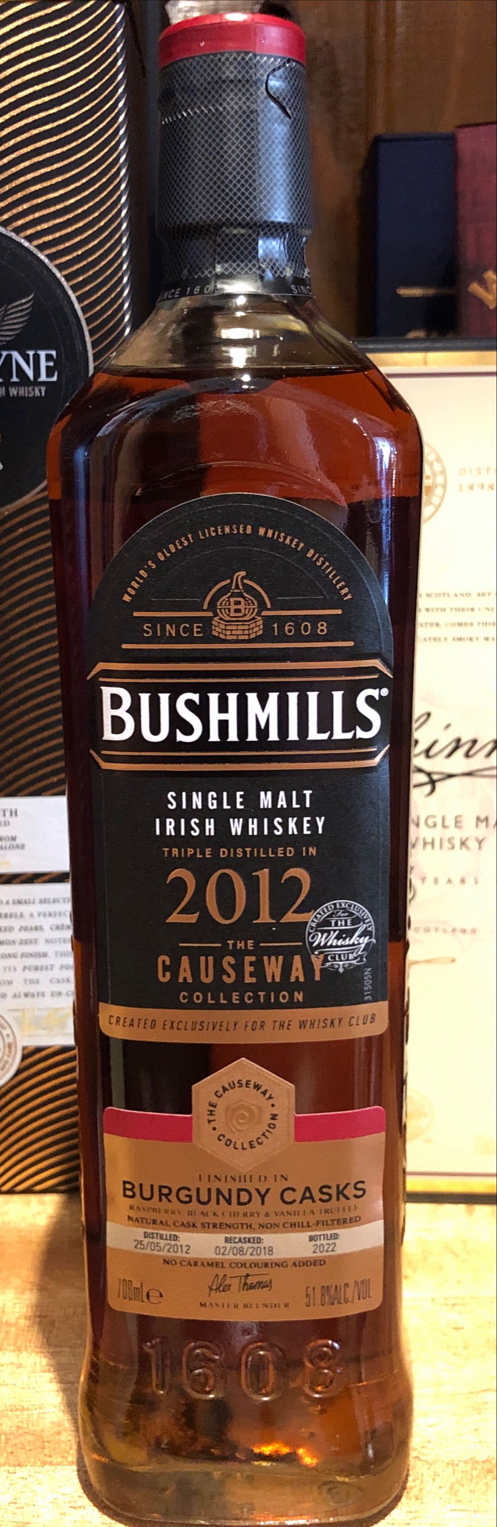 Bushmills Single Malt Whisky 2012 The Causeway Collection - Old Bushmills Distillery (700 mL) alcohol collectible [Barcode 5055966830456] - Main Image 3