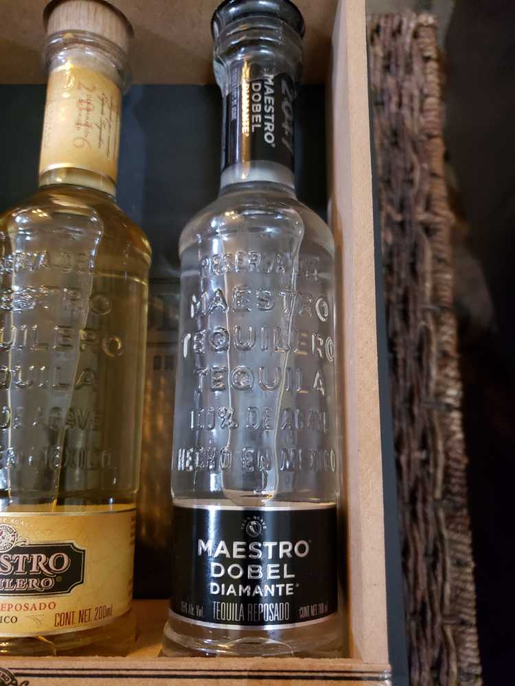 Maestro Dobel Diamante Tequila Reposado  - Maestro (200 mL) alcohol collectible [Barcode 7501035014329] - Main Image 2