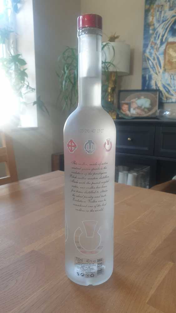 Evolution Vodka 700ml 40% Poland - Dinsa Worldwide Distilleries SA (700 mL) alcohol collectible [Barcode 5900398012751] - Main Image 2