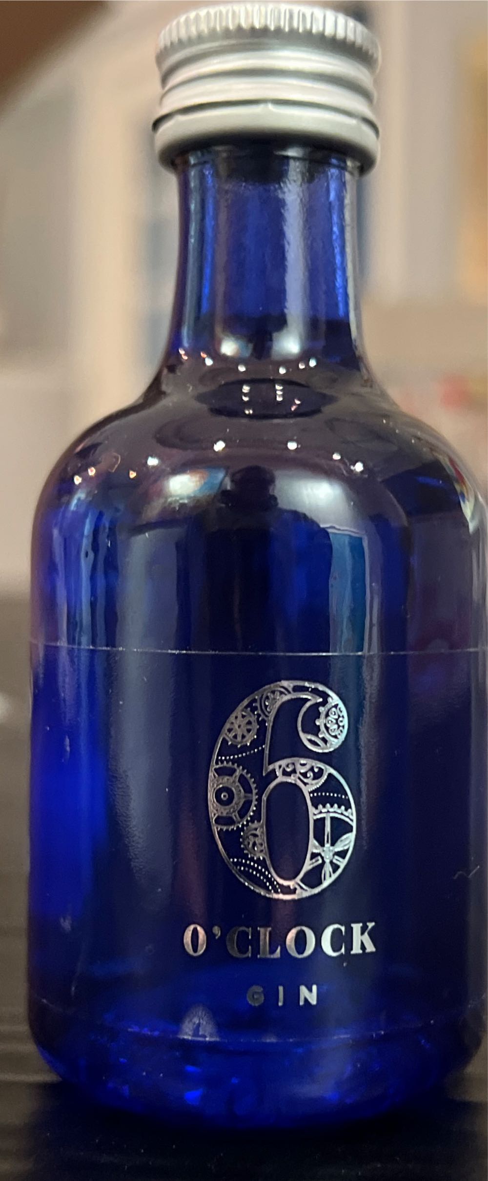 6 O’clock Gin  (50 mL) alcohol collectible [Barcode 5060093990539] - Main Image 2