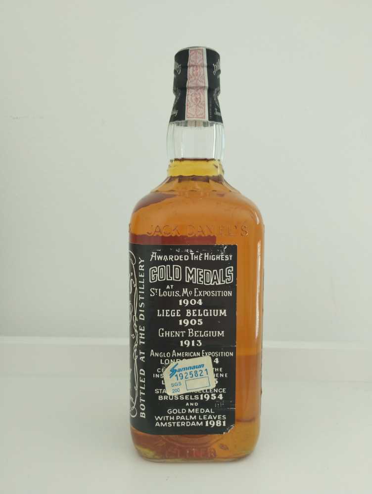 Black Label  (1000 mL) alcohol collectible - Main Image 2