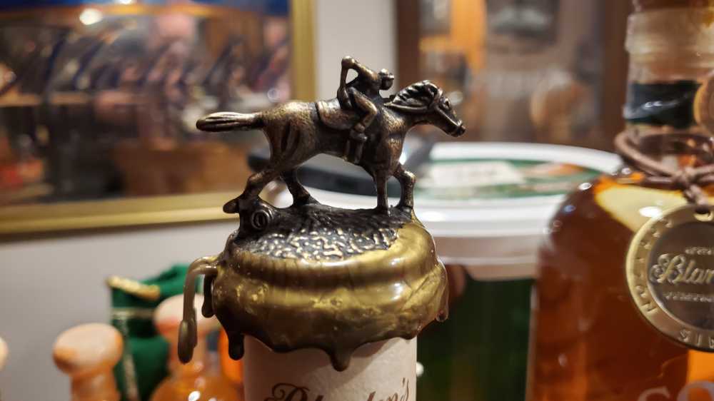 Blanton’s Single Barrel Red - Buffalo Trace Distillery (750 mL) alcohol collectible - Main Image 3