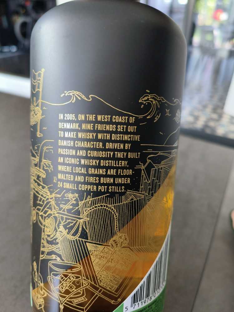 Stauning Smoke - Denmark (700 mL) alcohol collectible [Barcode 5711978010704] - Main Image 3