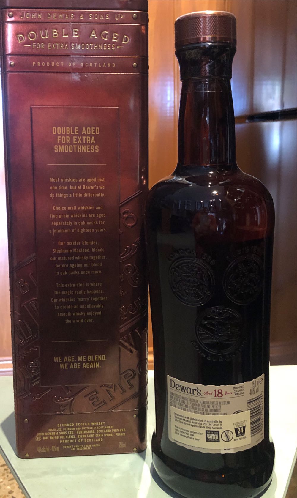 Dewar’s Whisky 18 Year Reserve - John Dewar & Sons (750 mL) alcohol collectible [Barcode 7640171036878] - Main Image 3