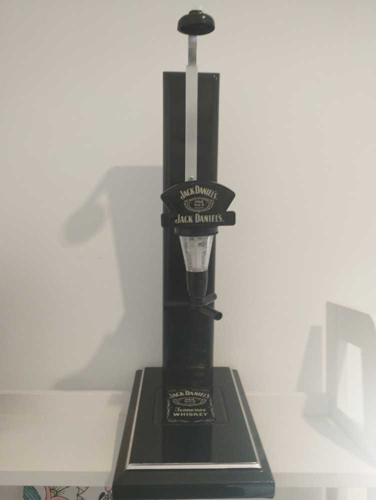 A To Z Wineworks The Essence Of Oregon Pinot Noir 750ml