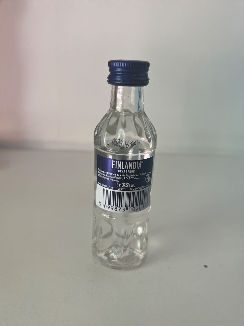 Finlandia Grapefruit Grapefruit Vodka - Altia PLC, Helsinki, Finland (50 mL) alcohol collectible [Barcode 5099873002018] - Main Image 2