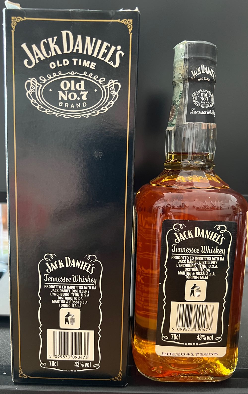 Black Label 1998 Italy In box - Jack Daniel’s Distillery, Lynchburg, TN (700 mL) alcohol collectible - Main Image 3