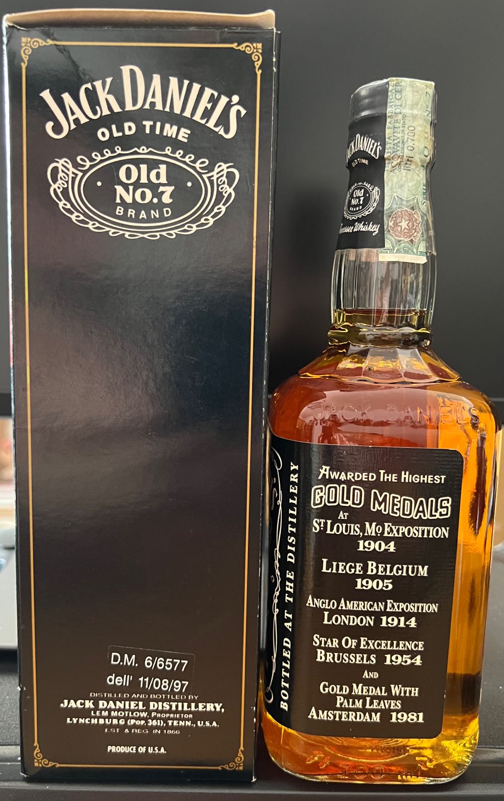 Black Label 1998 Italy In box - Jack Daniel’s Distillery, Lynchburg, TN (700 mL) alcohol collectible - Main Image 4