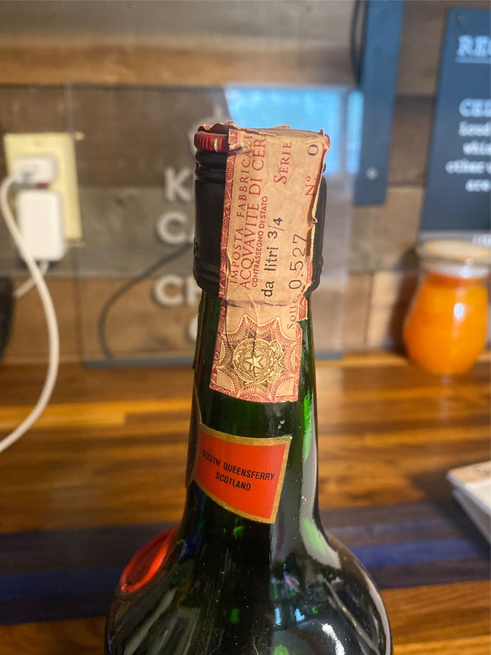 Vat 69 Imp SILVER - Wm Sanderson & son Ltd (750 mL) alcohol collectible - Main Image 2