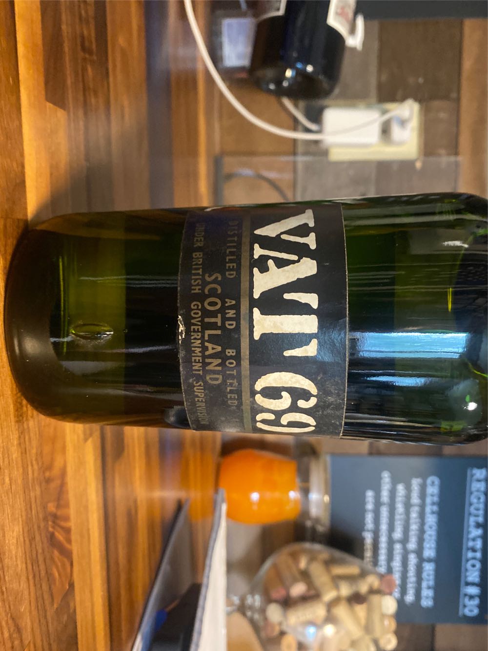 Vat 69 Imp SILVER - Wm Sanderson & son Ltd (750 mL) alcohol collectible - Main Image 3