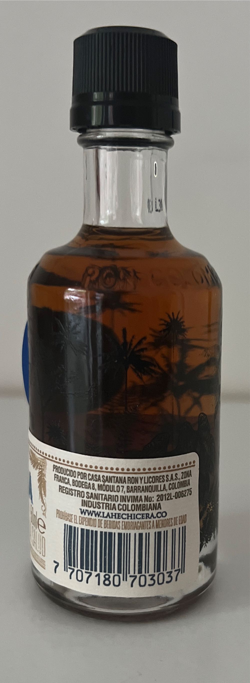 La Hechicera Mini Rum Ron - La Hechicera (50 mL) alcohol collectible [Barcode 7707180703037] - Main Image 2