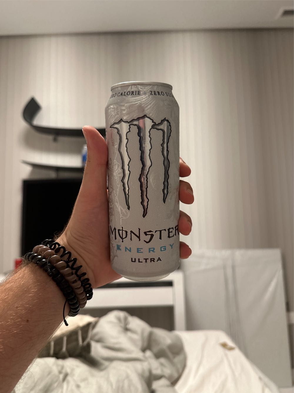 Monster Energy Ultra White Zero  (500 mL) alcohol collectible [Barcode 5060337501316] - Main Image 2