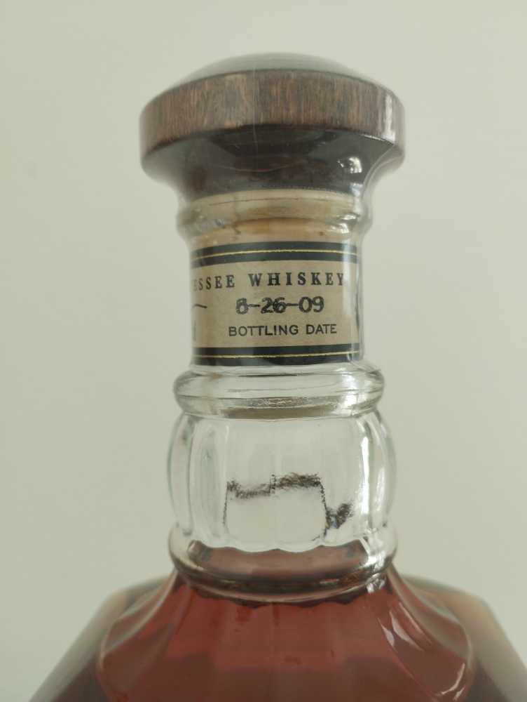 Single Barrel  (700 mL) alcohol collectible - Main Image 3