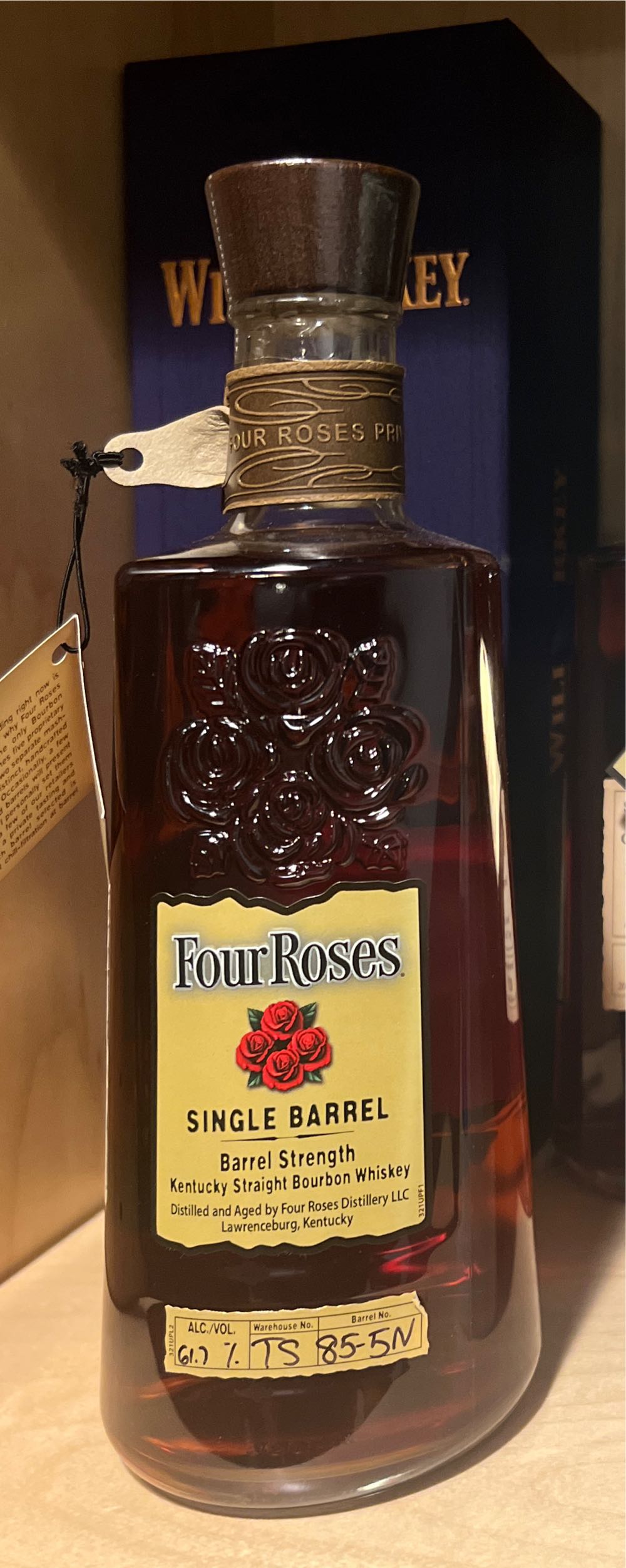 Four Roses Single Barrel OESQ - Four Roses (750 mL) alcohol collectible [Barcode 040063400294] - Main Image 3