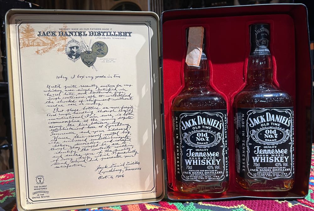 Tin Double 2 Black Label Italy - Jack Daniel’s Distillery, Lynchburg, TN (700 mL) alcohol collectible - Main Image 2