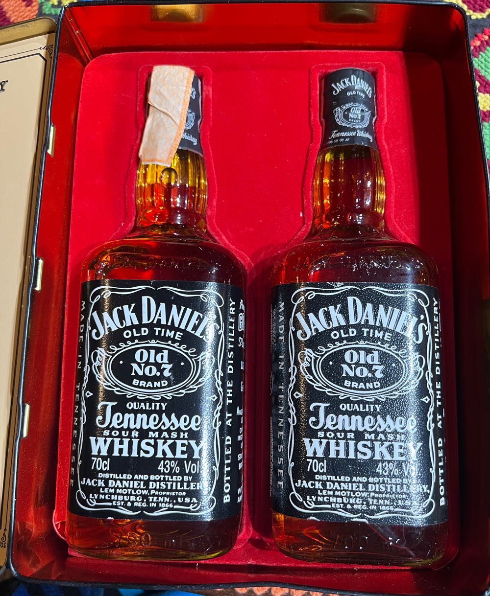 Tin Double 2 Black Label Italy - Jack Daniel’s Distillery, Lynchburg, TN (700 mL) alcohol collectible - Main Image 3