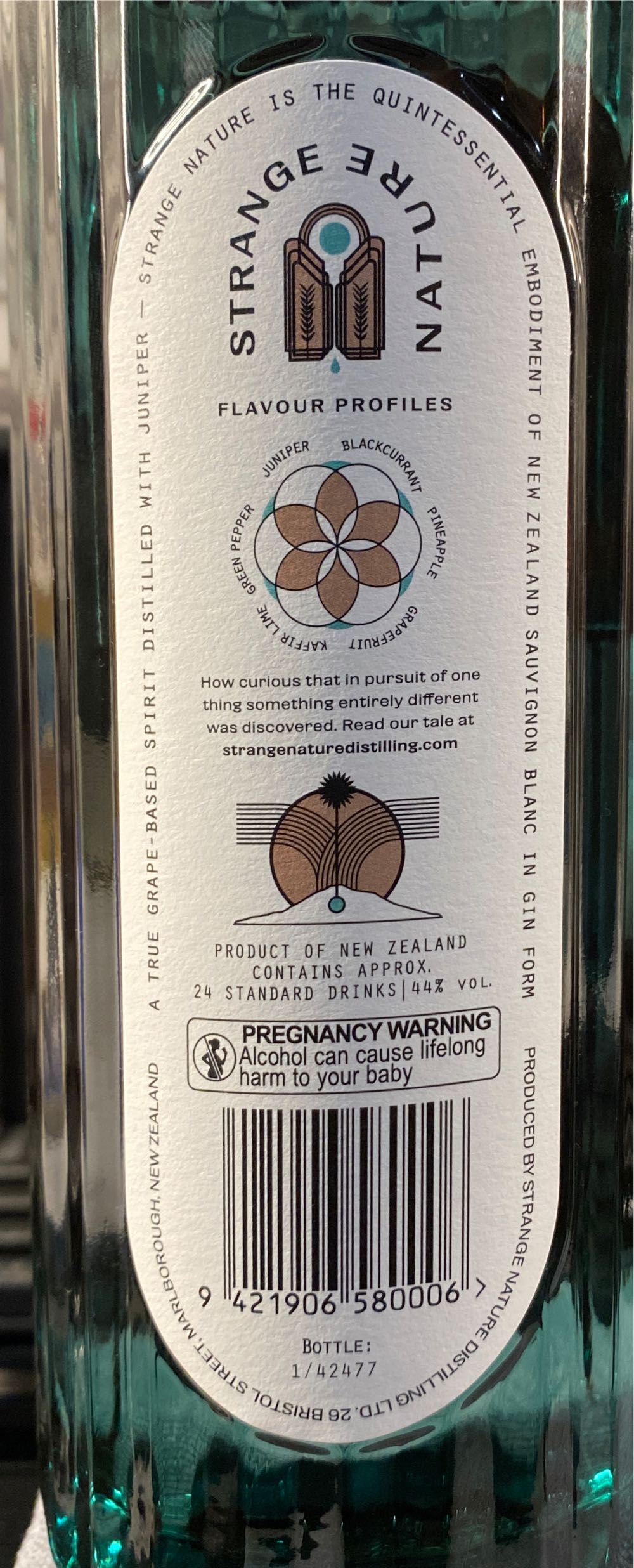 Strange Nature Gin 700ml - Strange Nature Distillery (700 mL) alcohol collectible [Barcode 9421906580006] - Main Image 4