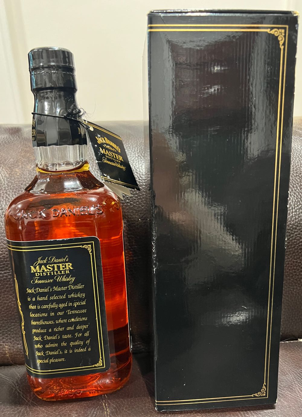 Master Distiller With Pearl Neckless 1996 - Jack Daniel’s Distillery, Lynchburg, TN (750 mL) alcohol collectible - Main Image 4