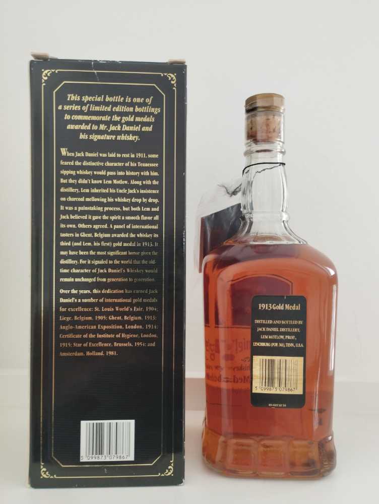 Gold Medal 1913  (1000 mL) alcohol collectible - Main Image 2