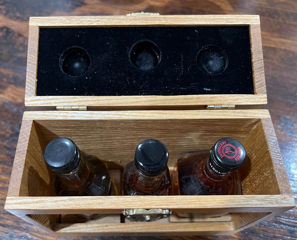 0 Set Mini 3 Bottles Wooden Box - Jack Daniel’s Distillery, Lynchburg, TN (50 mL) alcohol collectible - Main Image 3