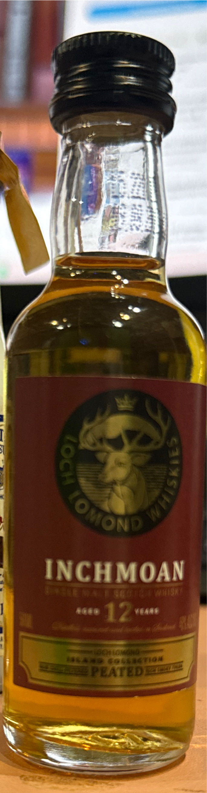 Inchmoan 12 Years - Loch Lomond Distillery (700 mL) alcohol collectible [Barcode 5016840155300] - Main Image 2