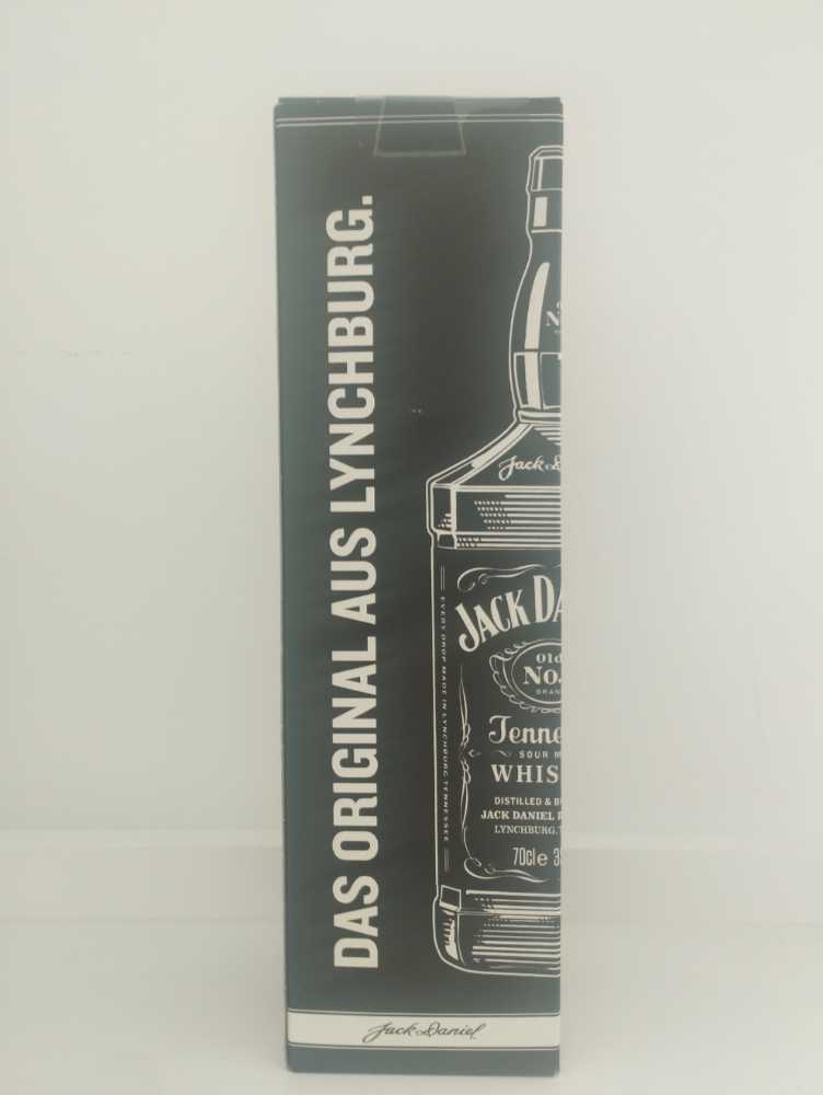 Black Label   (700 mL) alcohol collectible - Main Image 3