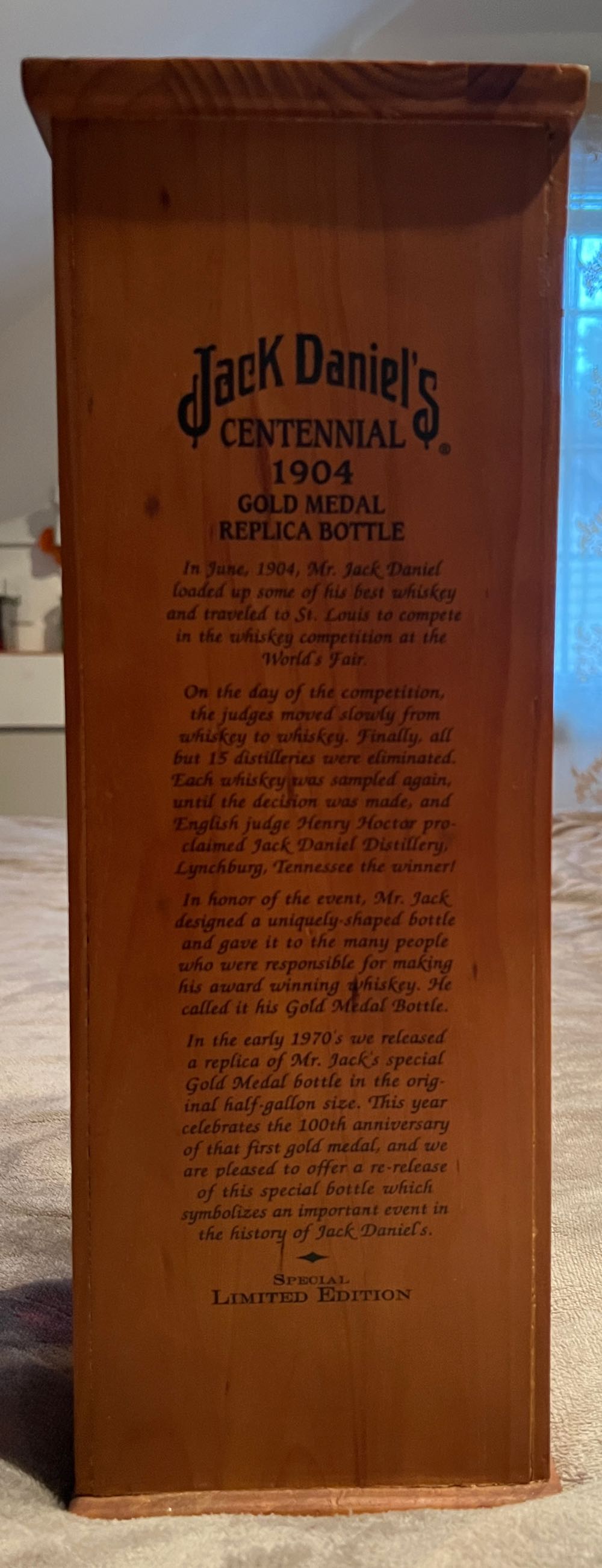 0 Gold Medal Replica 1904 - Jack Daniel’s Distillery, Lynchburg, TN (1.750 L) alcohol collectible - Main Image 3