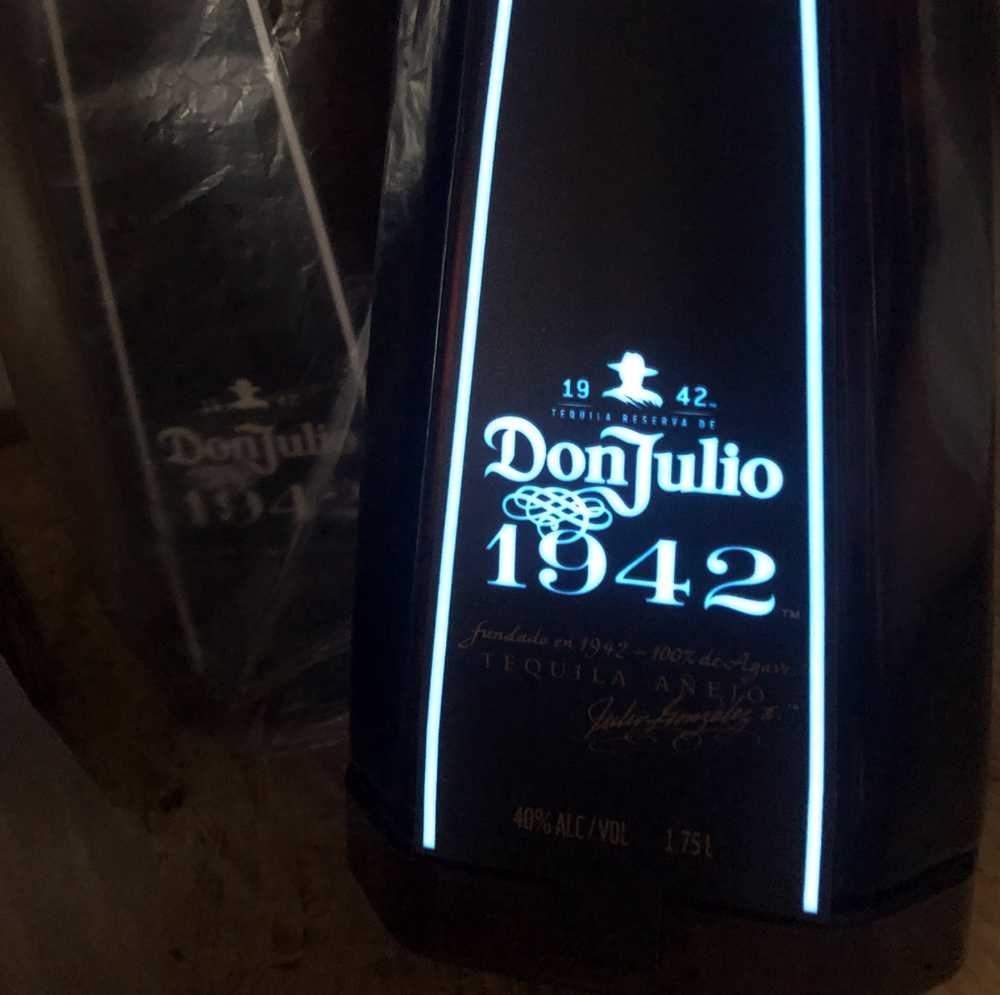 Don Julio 1942 Tequila Anejo - El Jefe - Don Julio (1.75 L) alcohol collectible [Barcode 674545001084] - Main Image 2
