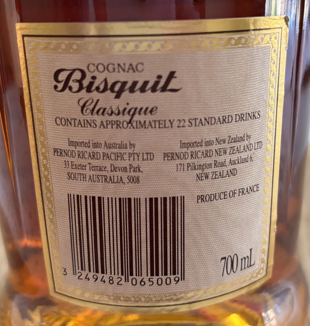 Bisquit Classique Cognac 700ml  (700 mL) alcohol collectible [Barcode 3249482065009] - Main Image 2
