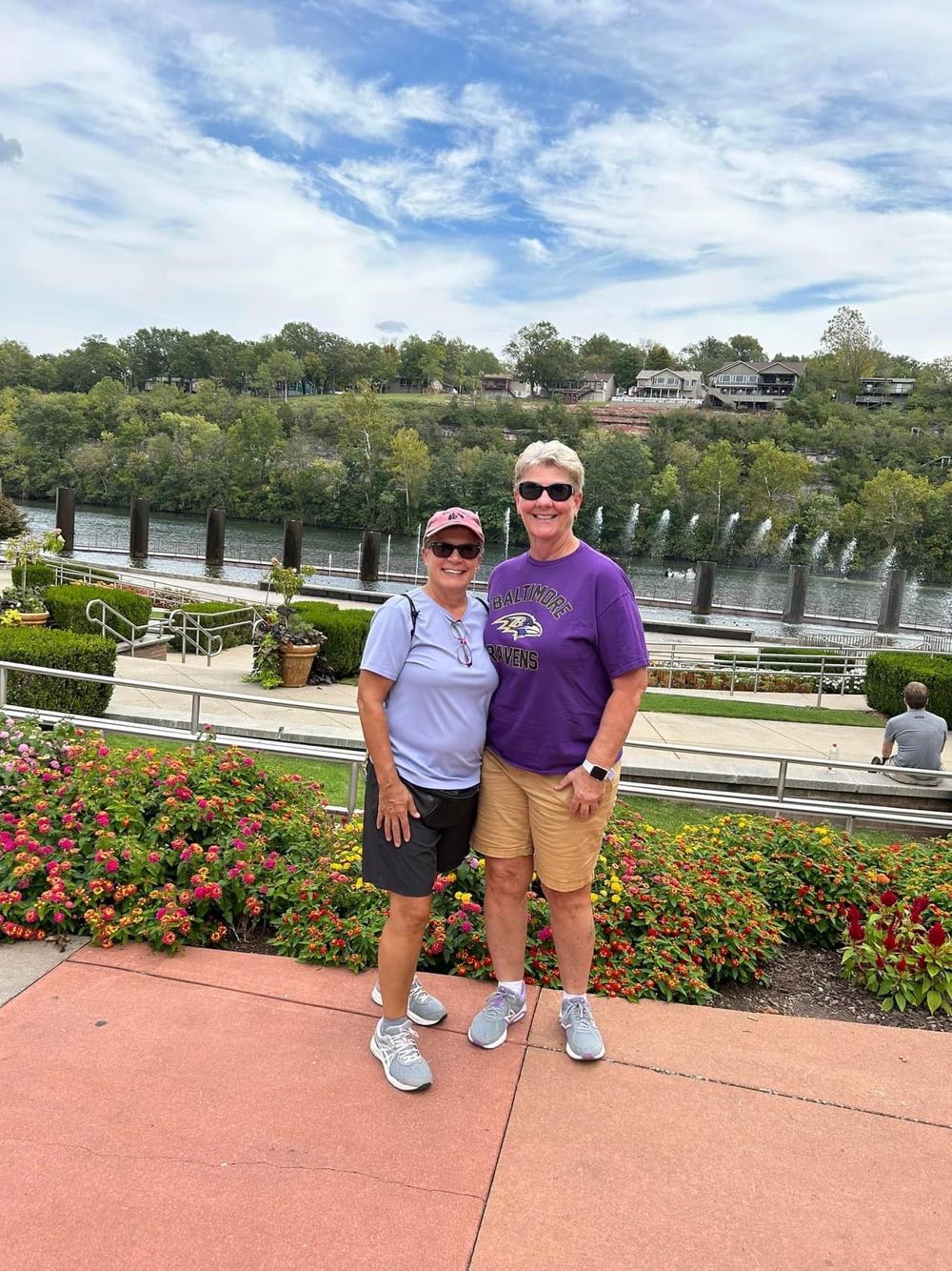 White River Brewing River Wheat - White River Brewing, Springfield alcohol collectible - Main Image 4