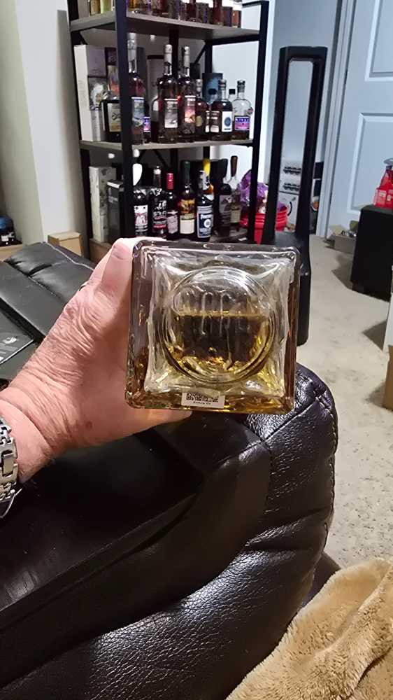 Mi Familia Flores Extra Anejo Tequila - NOM 1459 (750 mL) alcohol collectible [Barcode 7502211474463] - Main Image 3